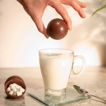 Glob Din Ciocolata Cu Lapte Umplut Cu Bezele Pralibel 150g